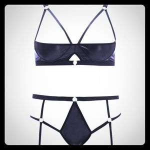 Plus size cut out garter lingerie set